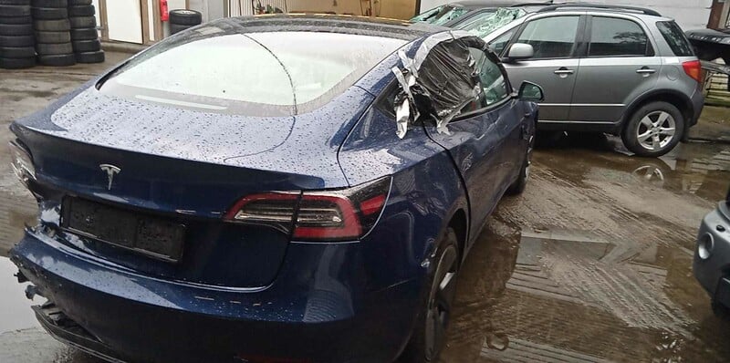 Photo 3 - Tesla Model 3 2020 y parts