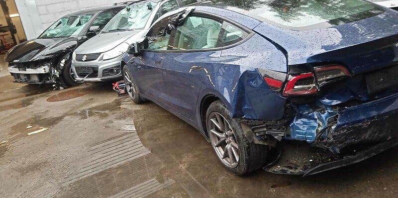 Photo 4 - Tesla Model 3 2020 y parts