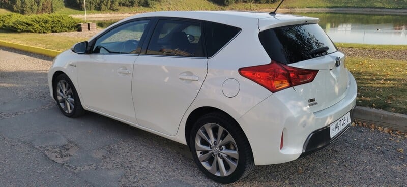 Photo 3 - Toyota Auris 2013 y Hatchback