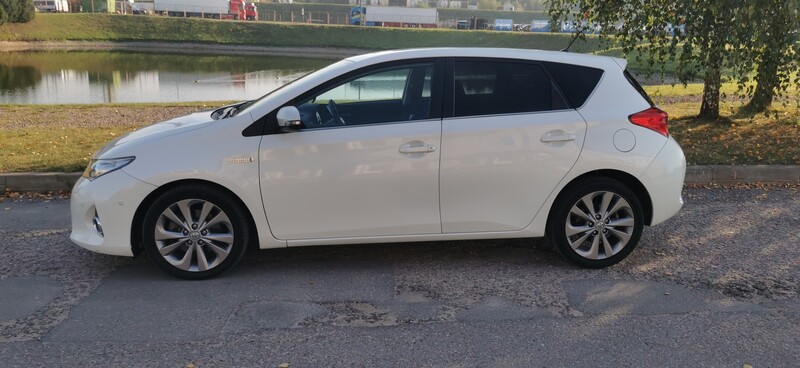 Photo 6 - Toyota Auris 2013 y Hatchback