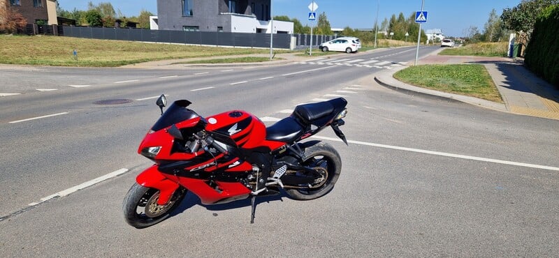 Nuotrauka 2 - Honda CBR1000RR 2004 m Sportinis / Superbike motociklas