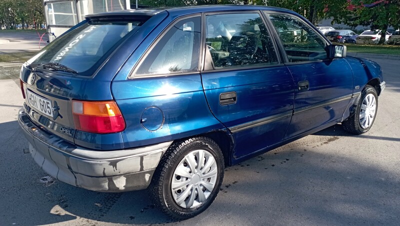 Photo 6 - Opel Astra 1993 y Hatchback