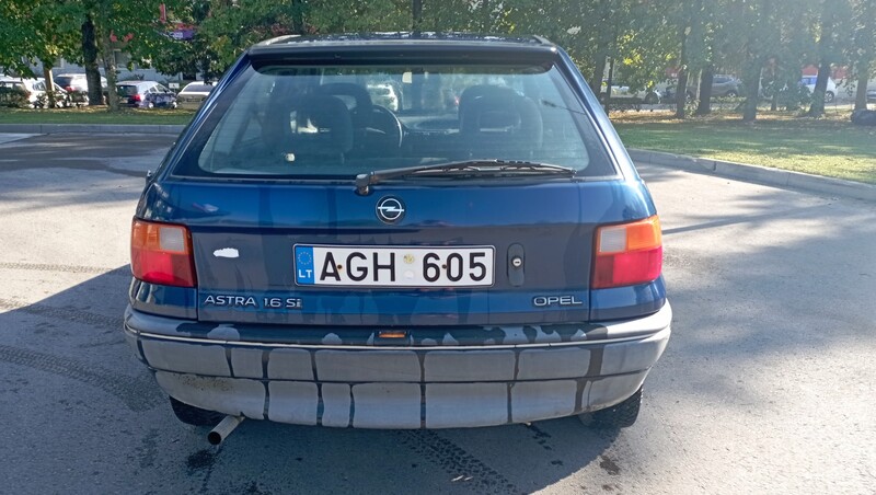 Photo 8 - Opel Astra 1993 y Hatchback