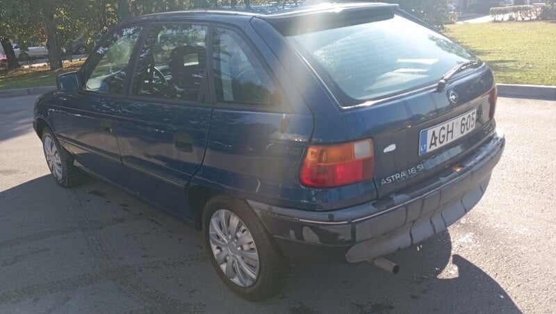 Photo 9 - Opel Astra 1993 y Hatchback