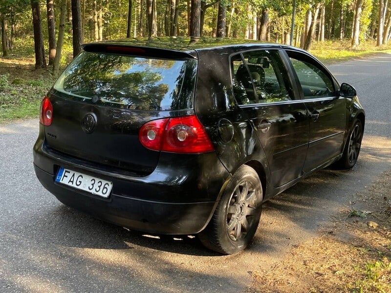 Фотография 6 - Volkswagen Golf 2004 г Хэтчбек