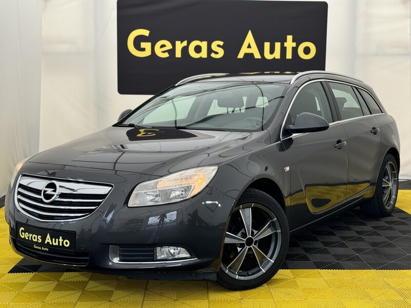 Opel Insignia 2010 г Универсал