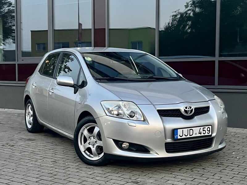 Toyota Auris I 2008 y