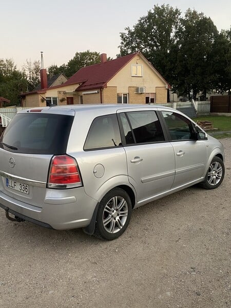 Photo 3 - Opel Zafira 2006 y Van