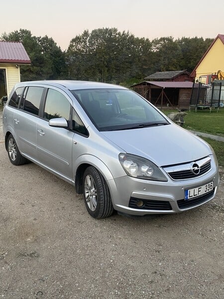 Photo 2 - Opel Zafira 2006 y Van