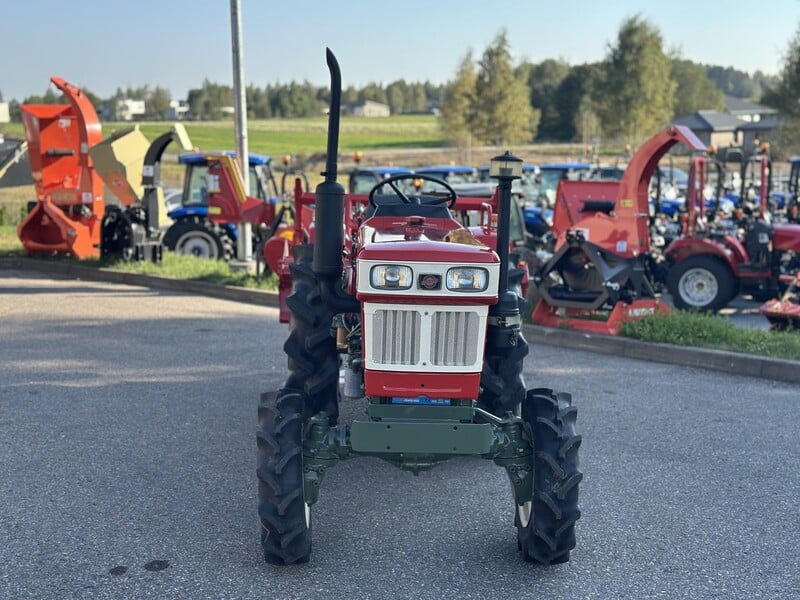 Photo 3 - Yanmar YM-241 1982 y Tractor