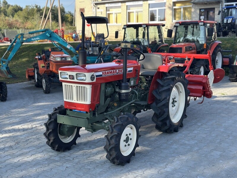 Photo 4 - Yanmar YM-241 1982 y Tractor