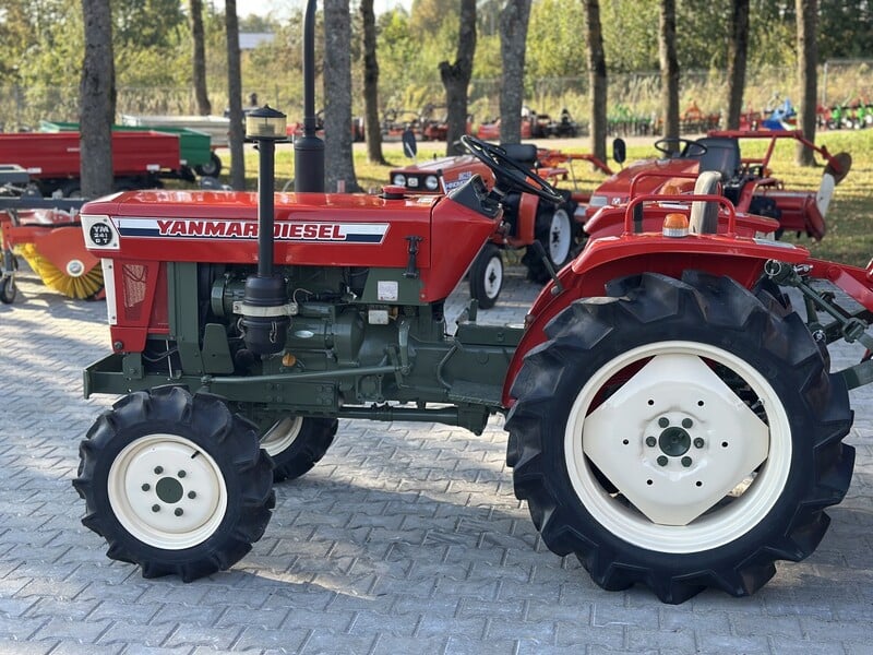 Photo 6 - Yanmar YM-241 1982 y Tractor