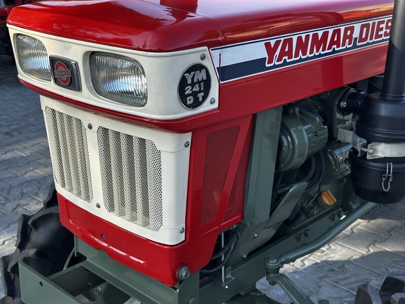 Photo 16 - Yanmar YM-241 1982 y Tractor