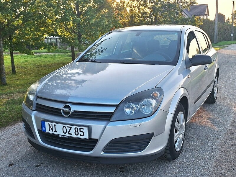 Opel Astra H 2004 y