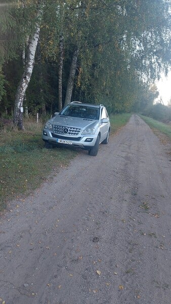 Mercedes-Benz ML 280 2009 г Внедорожник / Кроссовер