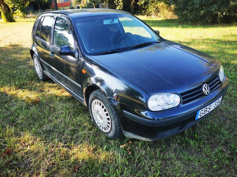 Volkswagen Golf 2000 m Hečbekas