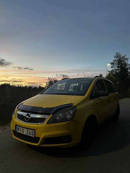 Opel Zafira B 2006 y