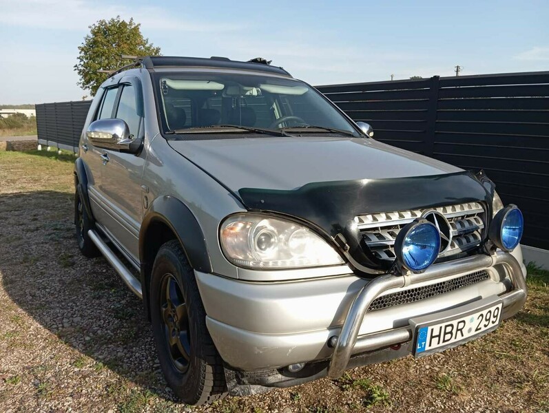 Mercedes-Benz ML 270 2001 y Off-road / Crossover