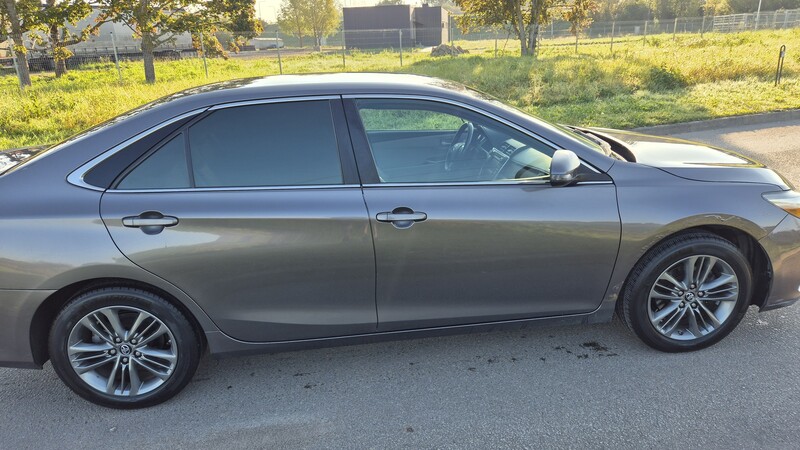 Photo 2 - Toyota Camry 2016 y Sedan