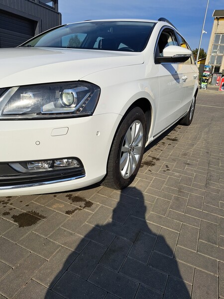 Volkswagen Passat B7 2012 y