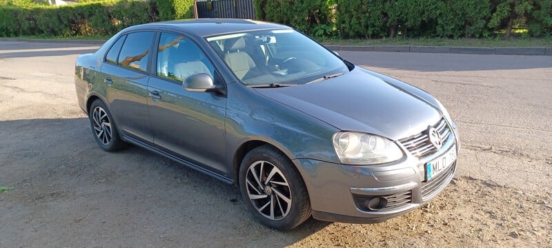 Photo 2 - Volkswagen Jetta 2008 y Sedan