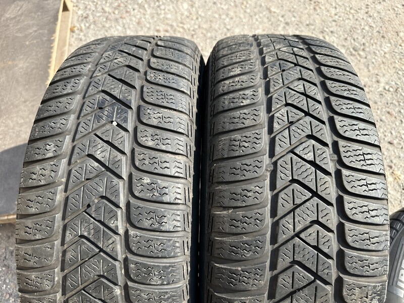 Photo 1 - Pirelli Siunciam, 5mm R16 winter tyres passanger car