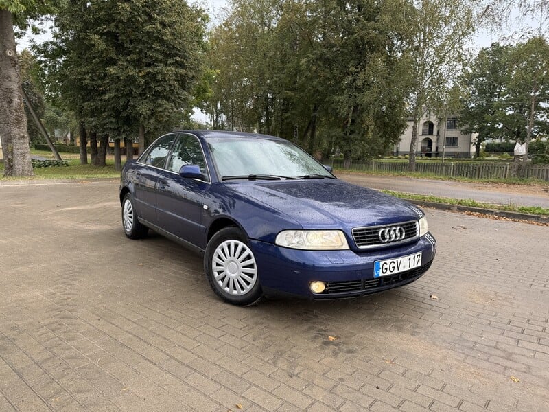 Audi A4 2000 m Sedanas