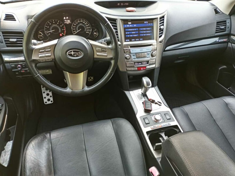 Photo 9 - Subaru Legacy 2010 y Sedan