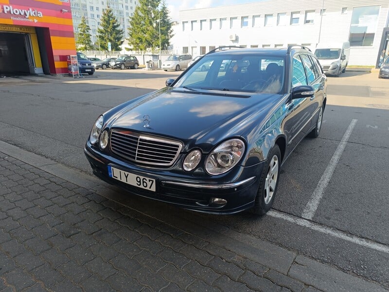 Mercedes-Benz E 220 8104 2004 y