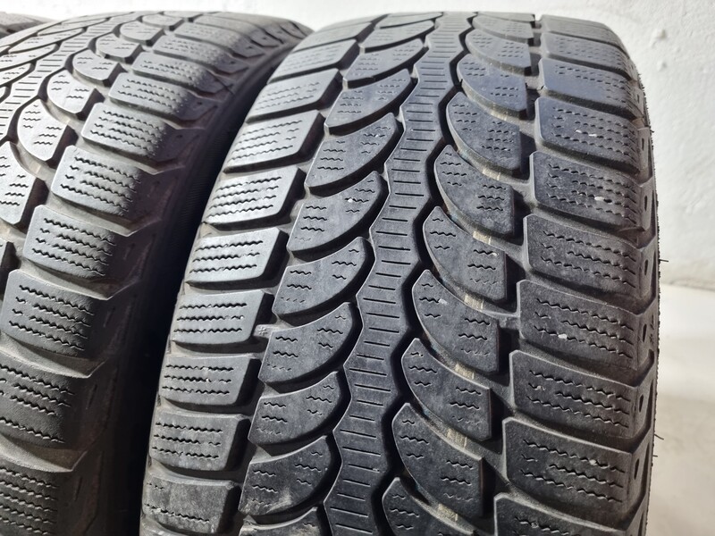 Photo 7 - Bridgestone 5-6mm R17 winter tyres passanger car