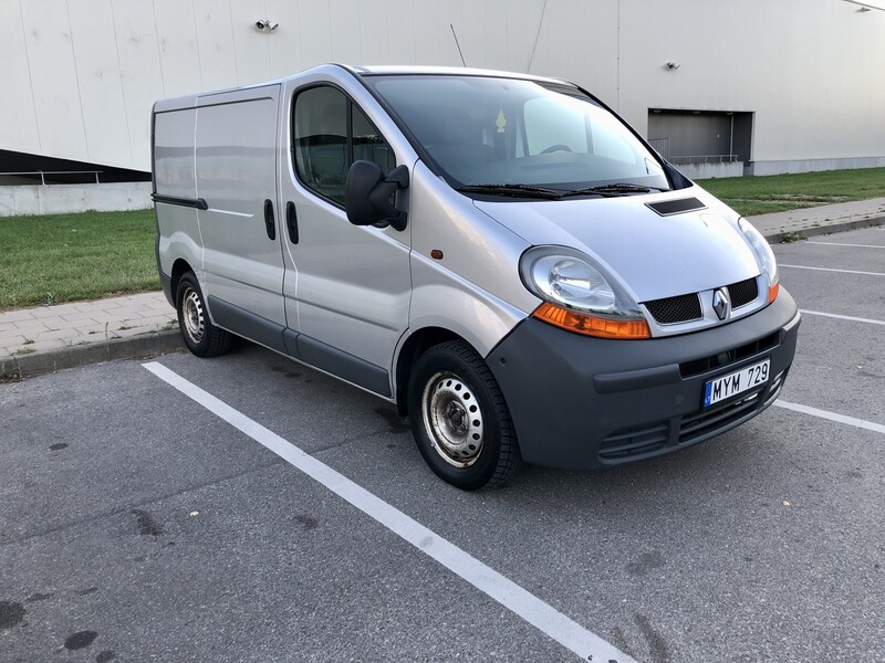 Photo 7 - Renault Trafic 2006 y Heavy minibus