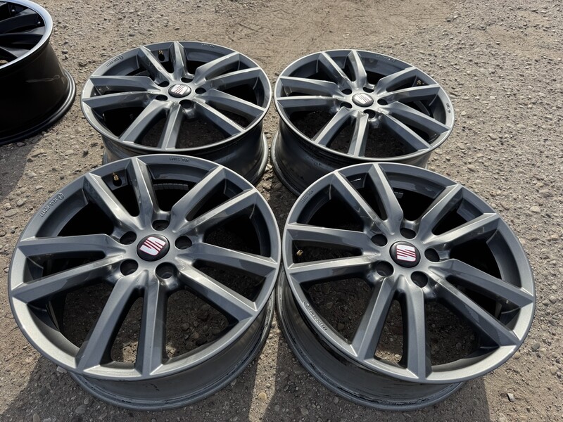 Seat Siunciam, 7.5J ET48 light alloy R18 rims