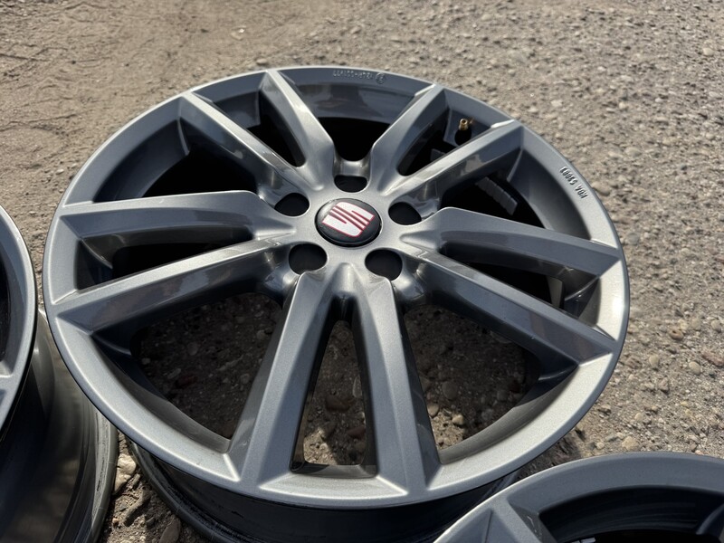 Photo 4 - Seat Siunciam, 7.5J ET48 light alloy R18 rims