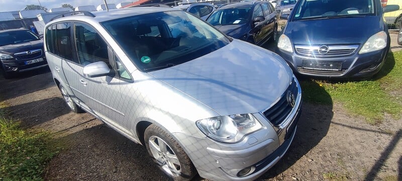 Photo 2 - Volkswagen Touran 2009 y Van