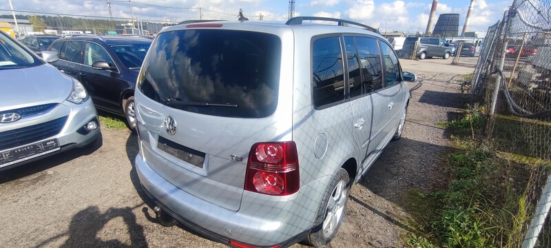 Photo 4 - Volkswagen Touran 2009 y Van