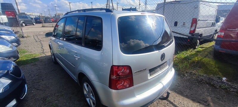 Photo 5 - Volkswagen Touran 2009 y Van