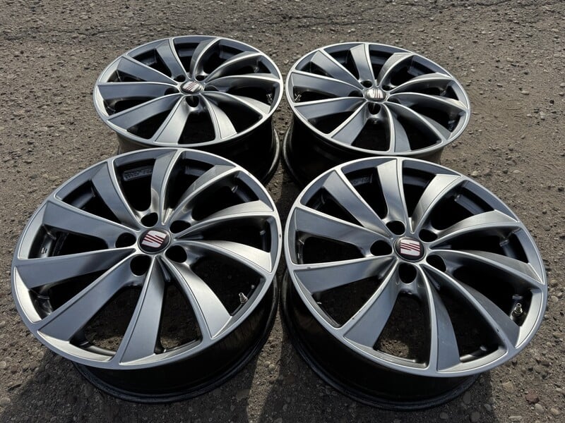 Seat Siunciam, 8J ET35 light alloy R18 rims