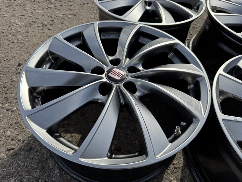 Photo 2 - Seat Siunciam, 8J ET35 light alloy R18 rims