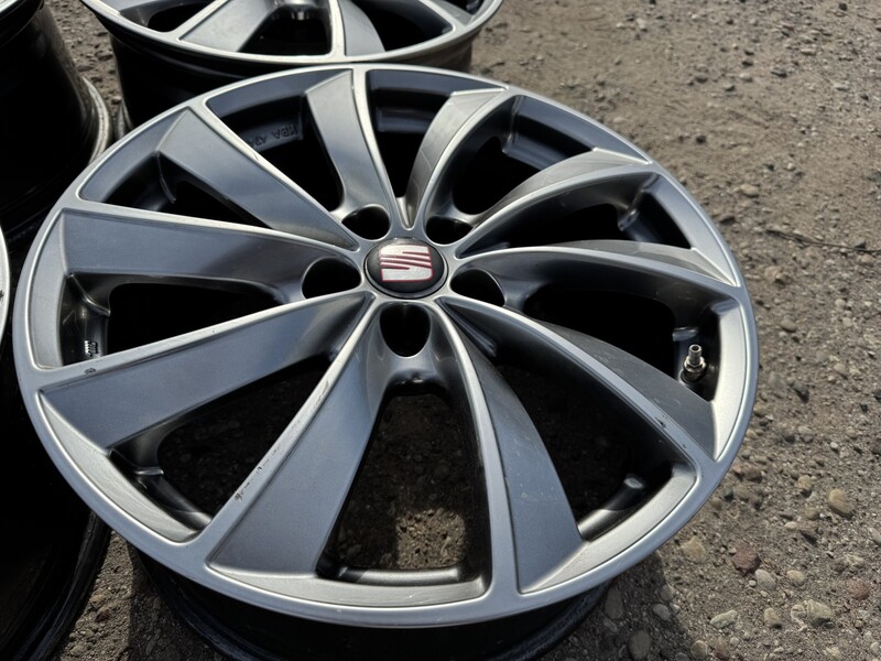 Photo 3 - Seat Siunciam, 8J ET35 light alloy R18 rims