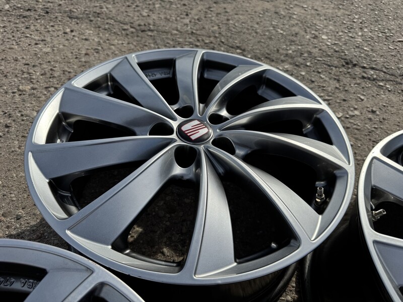 Photo 5 - Seat Siunciam, 8J ET35 light alloy R18 rims