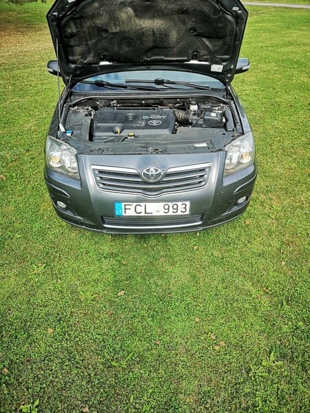 Photo 5 - Toyota Avensis 2007 y Hatchback