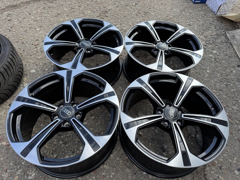 Audi Siunciam, 8.5J ET35 light alloy R19 rims