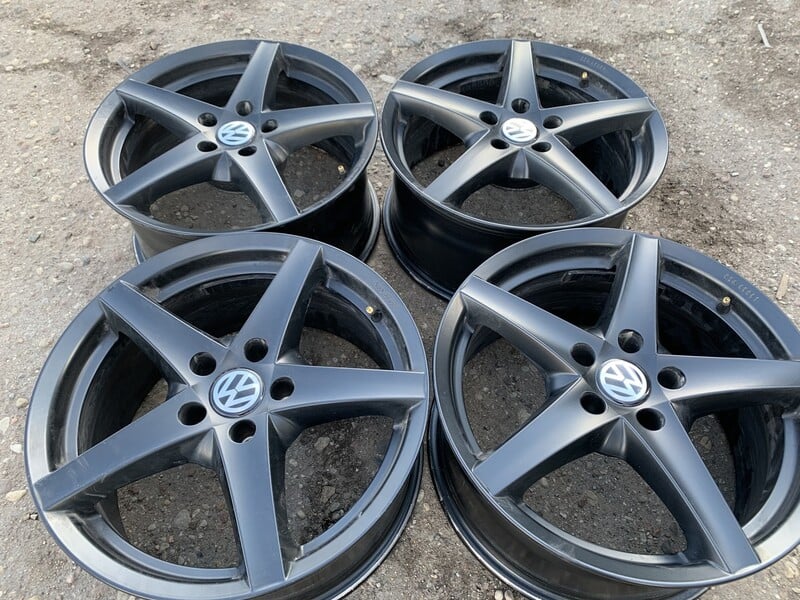 Volkswagen Siunciam, 8J ET35 light alloy R17 rims