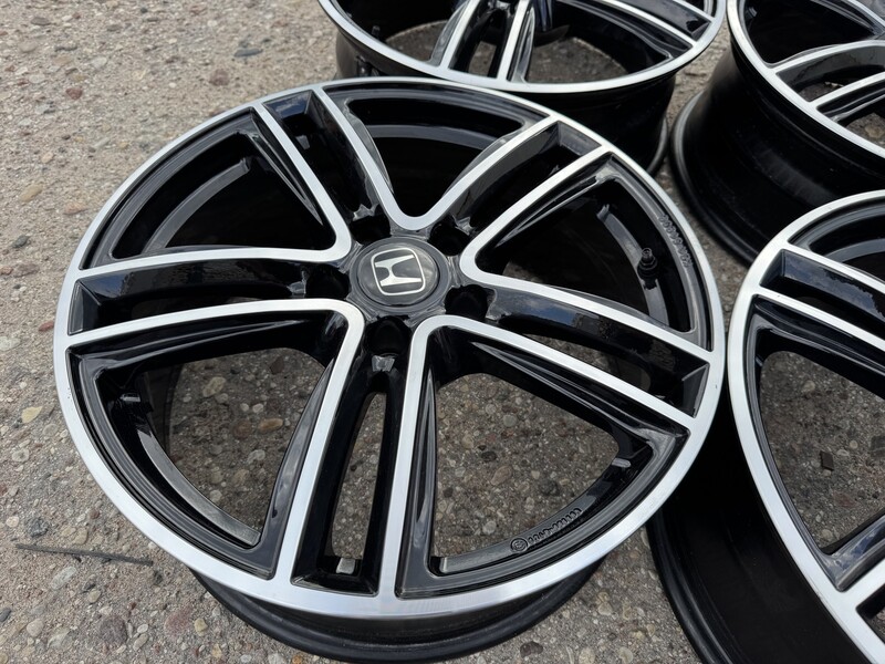 Photo 2 - Honda Siunciam, 7J ET40 light alloy R18 rims