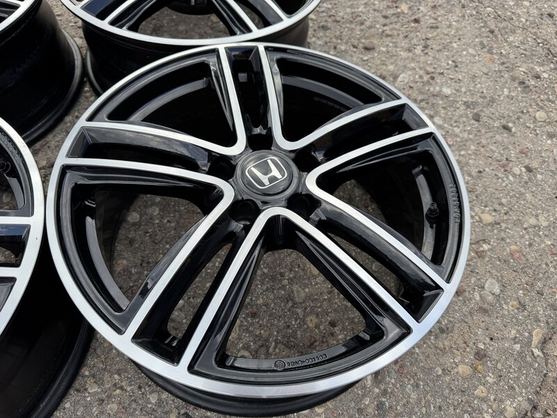 Photo 3 - Honda Siunciam, 7J ET40 light alloy R18 rims