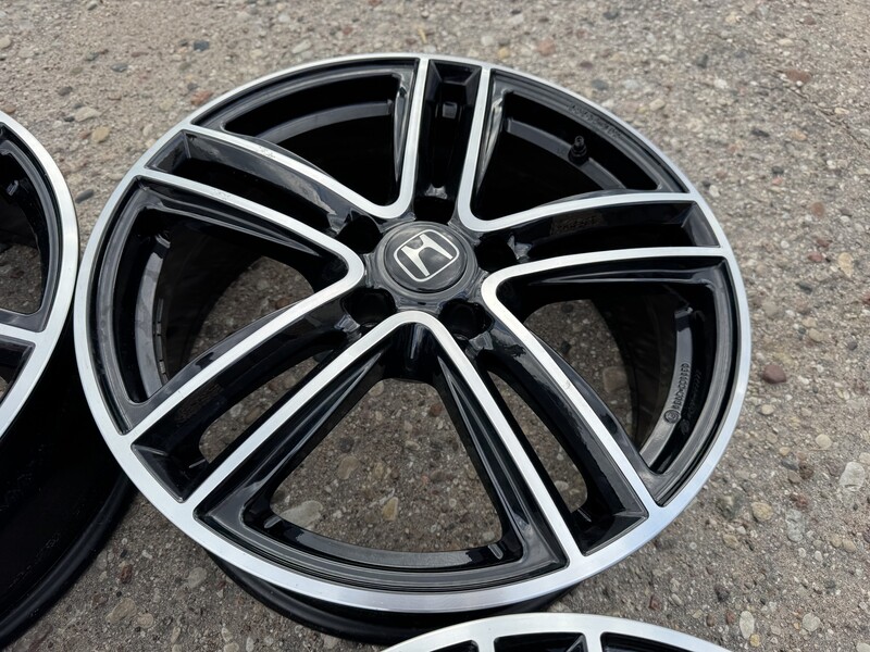 Photo 4 - Honda Siunciam, 7J ET40 light alloy R18 rims