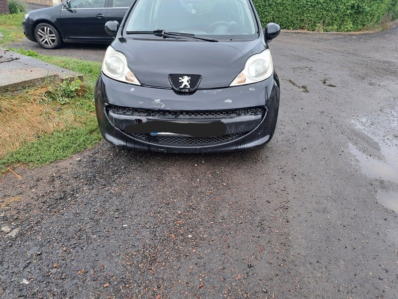 Peugeot 107 2006 y Hatchback