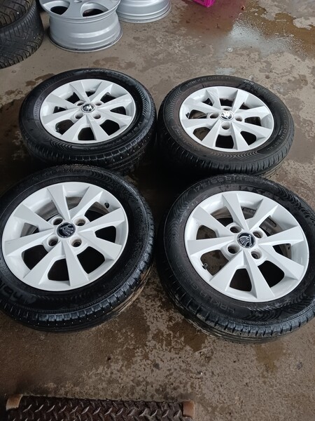 Photo 7 - Skoda Citigo light alloy R14 rims