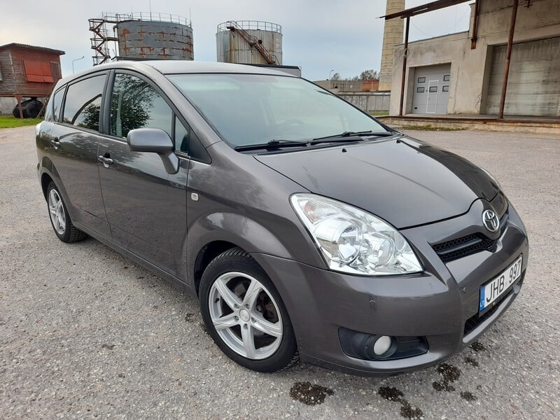 Toyota Corolla Verso 2008 г Хэтчбек