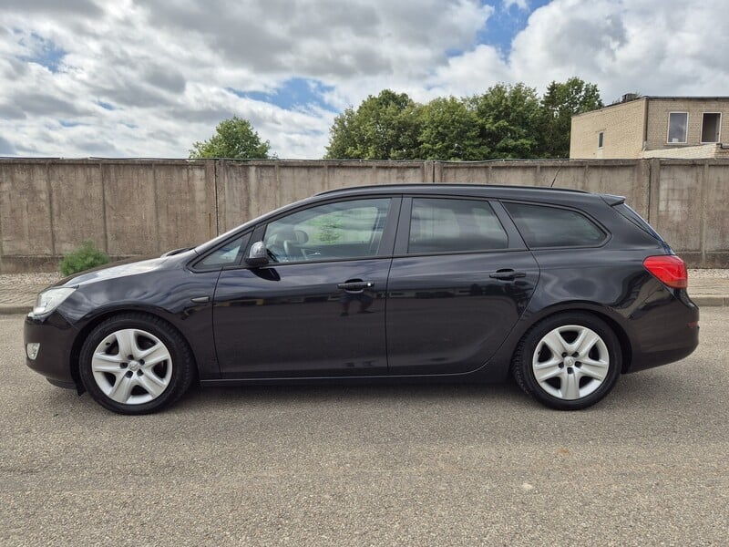 Photo 2 - Opel Astra 2011 y Wagon